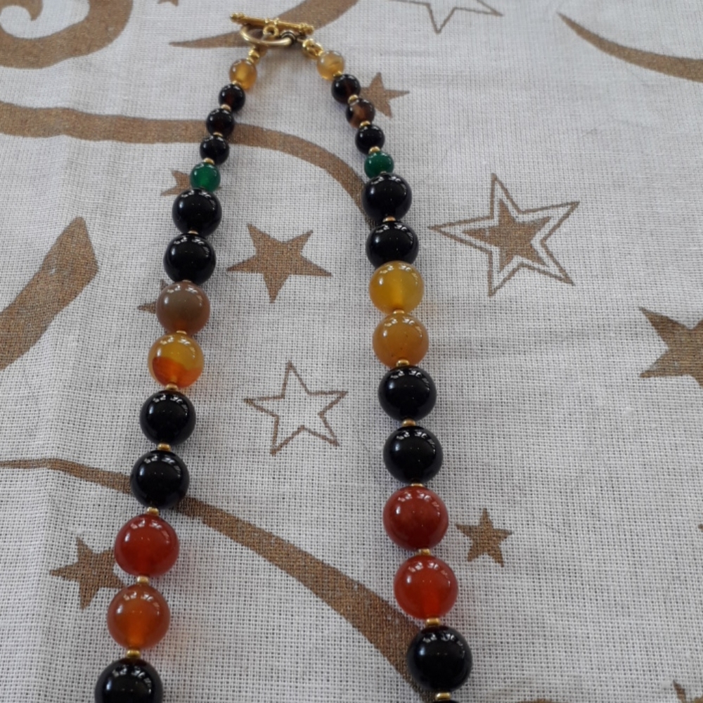 Handcrafted Agate Pendant Necklace - Picture 6 of 10